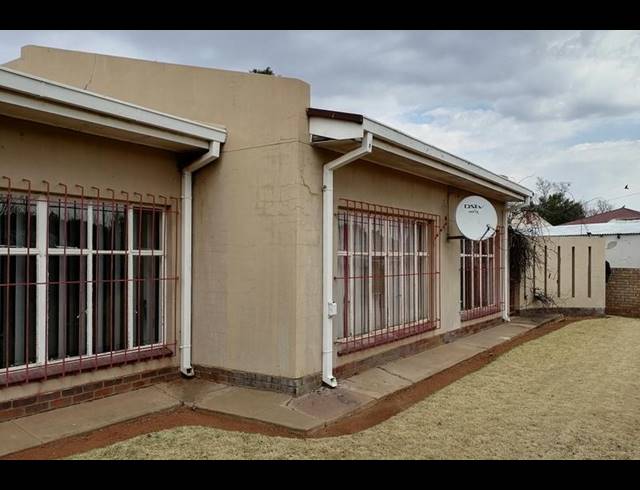 3 BEDROOM HOUSE FOR SALE IN WOLMARANSSTAD